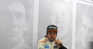 Alonso: Mai bine fotografii în pietriș, decât bolid în garaj
